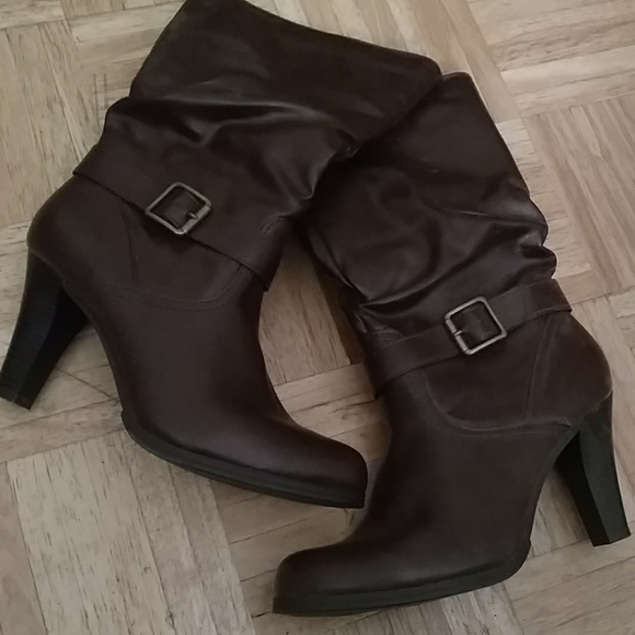 Brown heeled boots - Picture 1 of 1